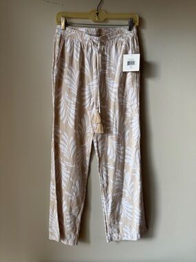Ellen Tracy Linen Leaf Beige Pants with White Palm Print